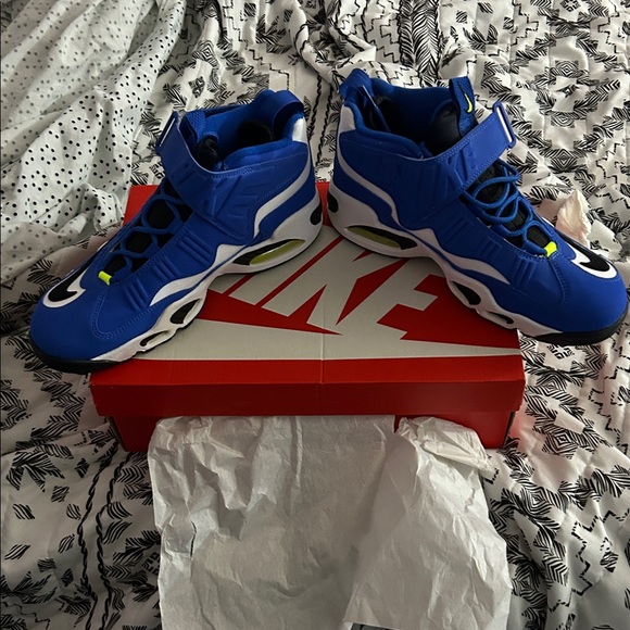 Nike Air Griffey Max 1 Varsity Royal and Black Sneakers - Picture 5 of 7